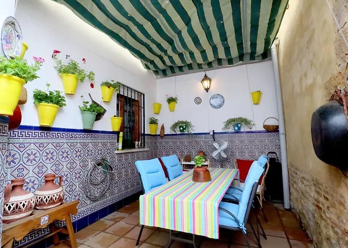 Casa De Los Patios Amurallados